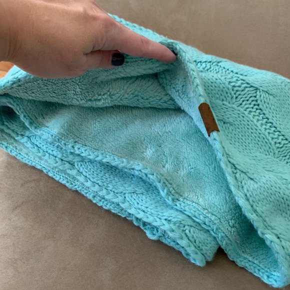 CC Brand Turquoise Hat & Infinity Scarf - Picture 3 of 5